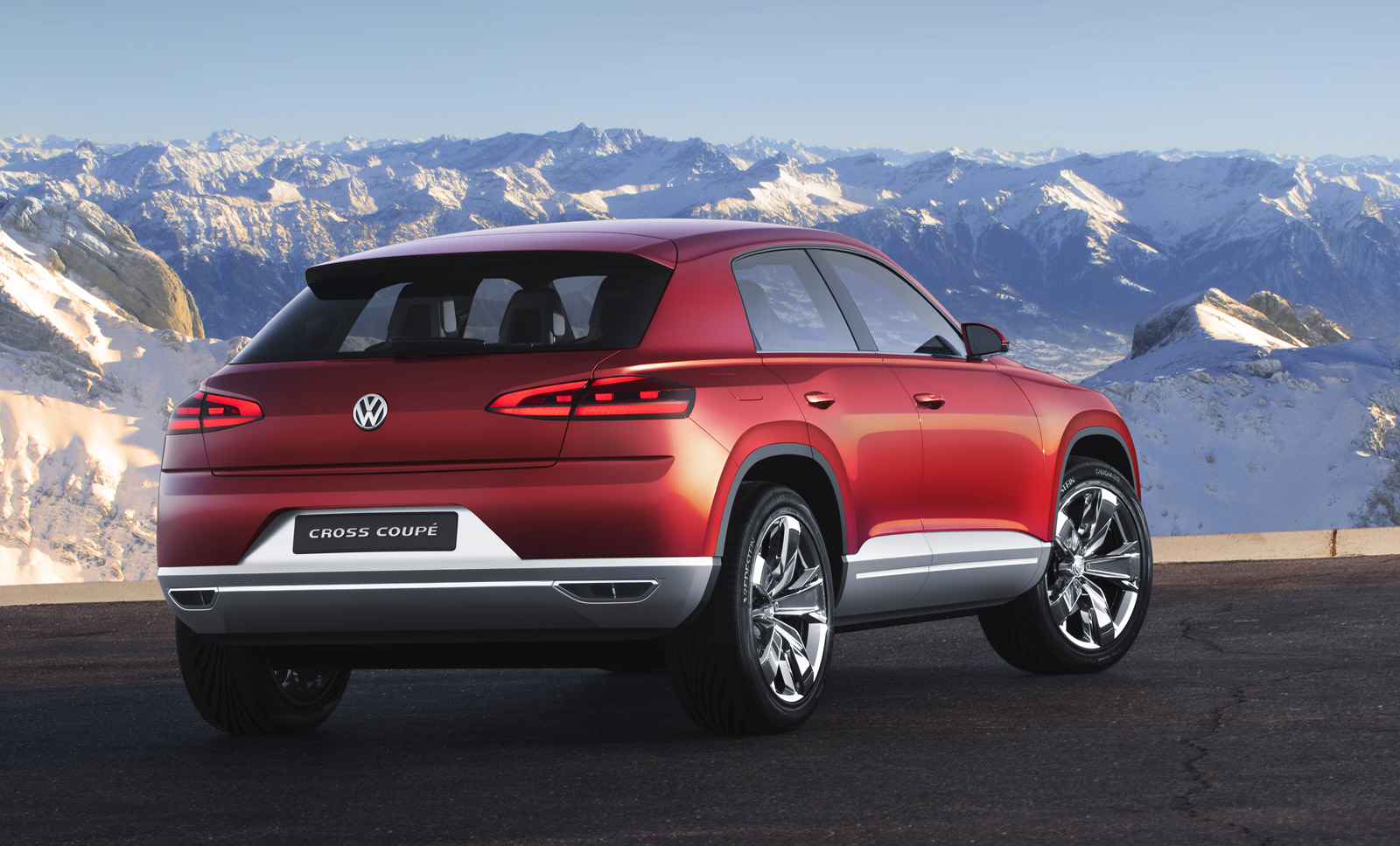 Volkswagen Cross Coupe concept debuts with TDI plug in hybrid