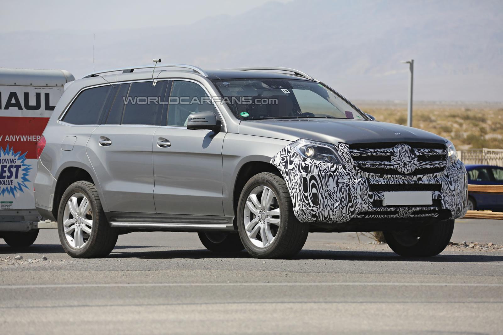 Mercedes GL-Class with AMG Package spotted in the desert