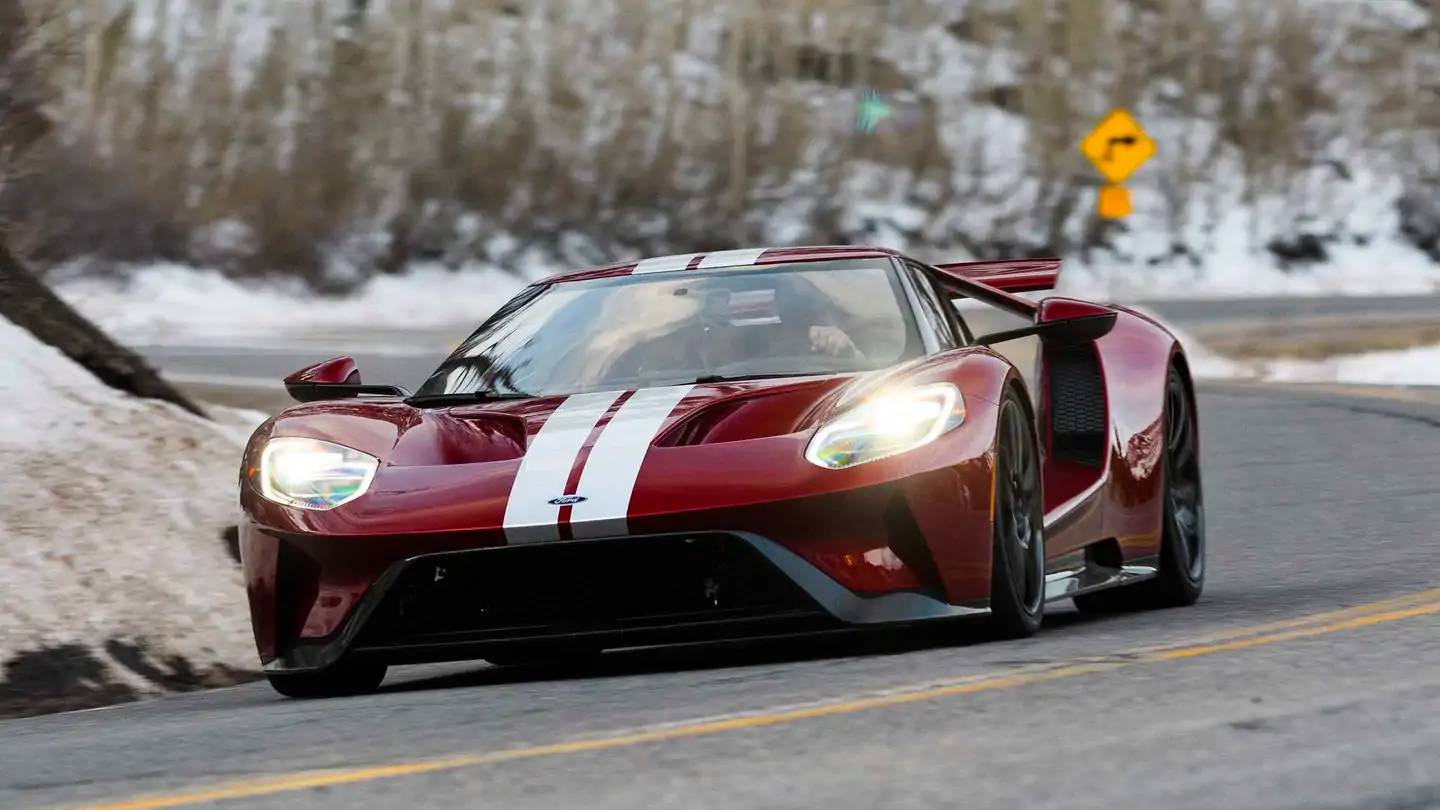 Ford GT Sets A Faster Lap Time Than Porsche 918 Spyder At VIR