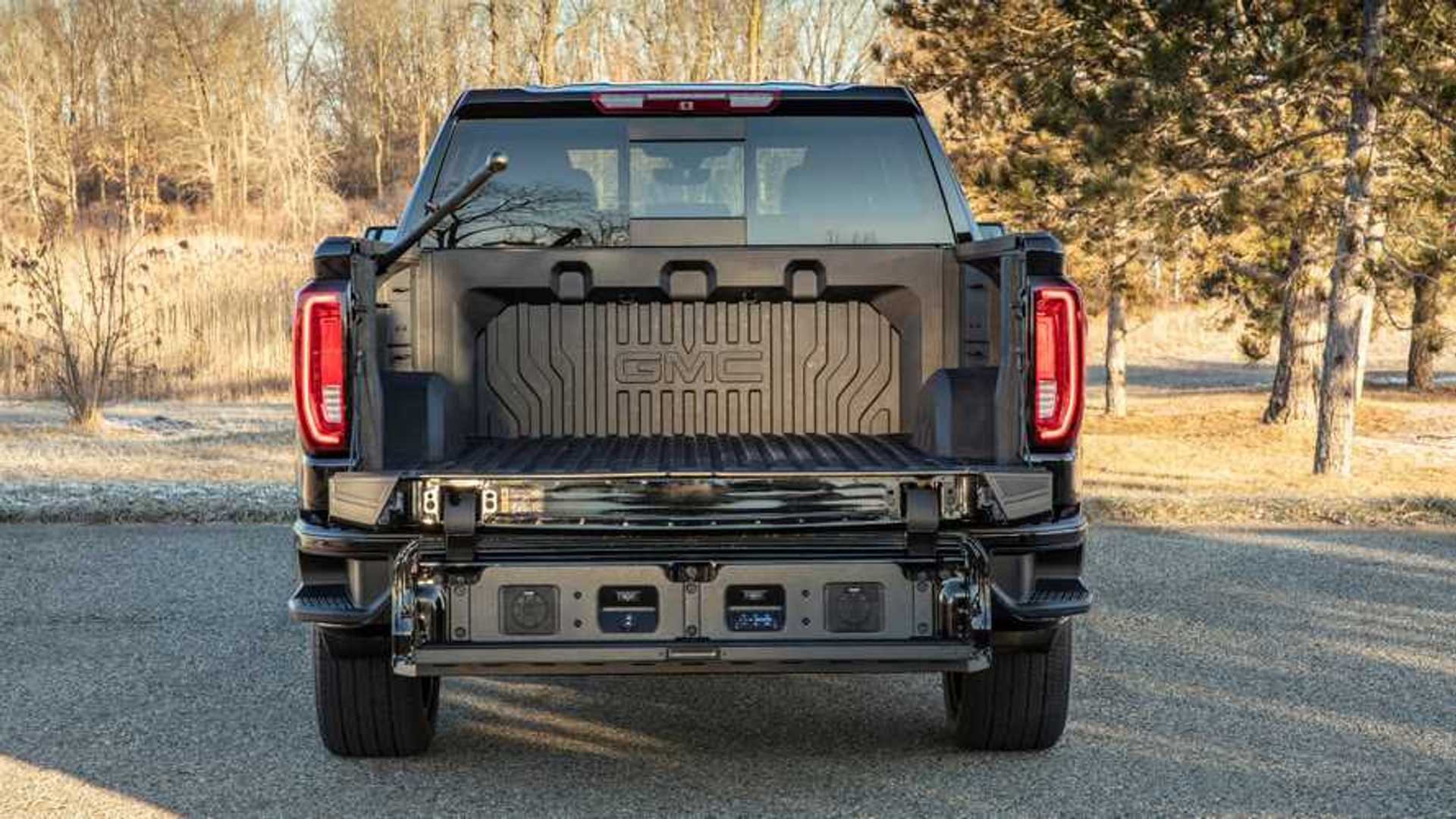 2019 GMC Sierra CarbonPro Edition Debuts Its Composite Pickup Bed