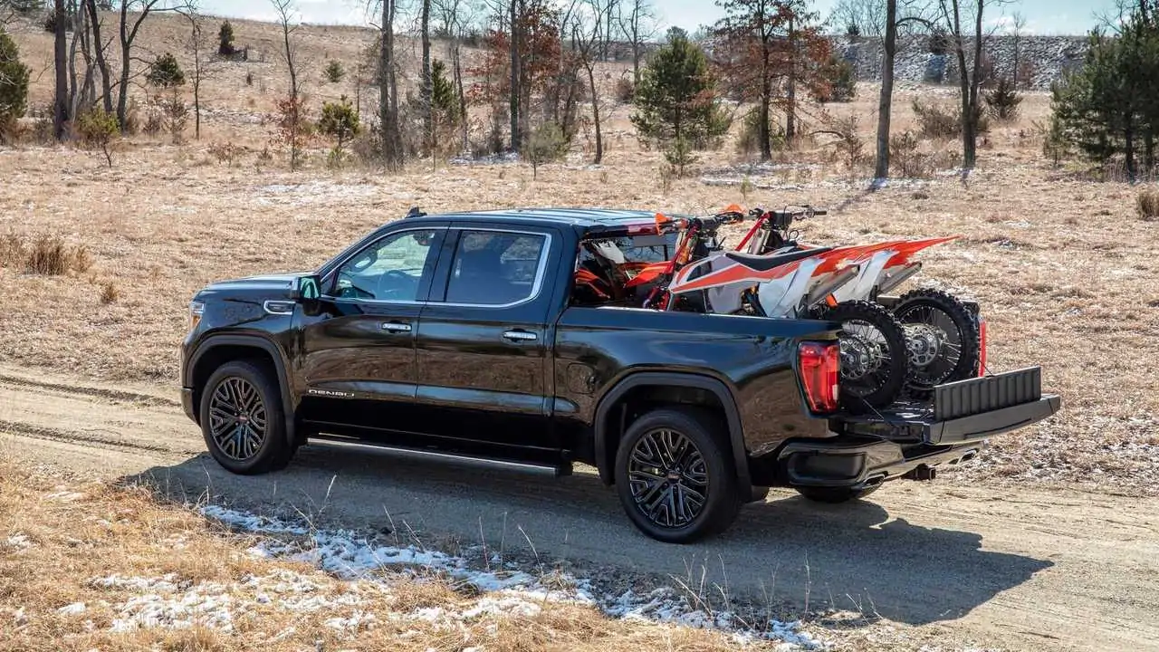 2019 GMC Sierra CarbonPro Edition Debuts Its Composite Pickup Bed