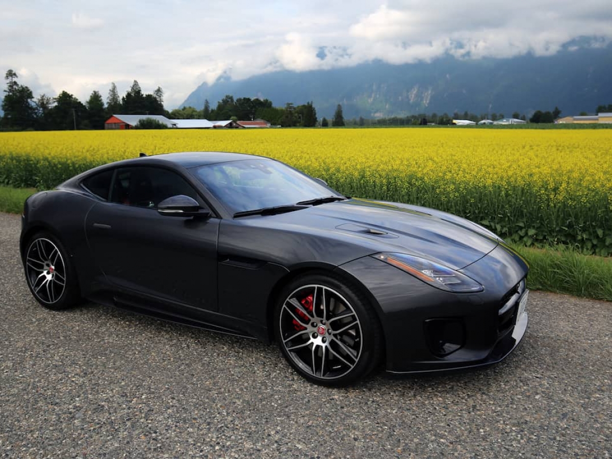 Jaguar F-Type Checkered Flag Limited Edition Likes Black Trim