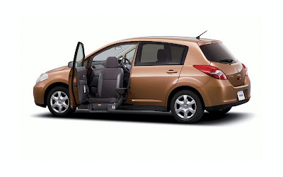 Nissan Tiida Facelift Revealed