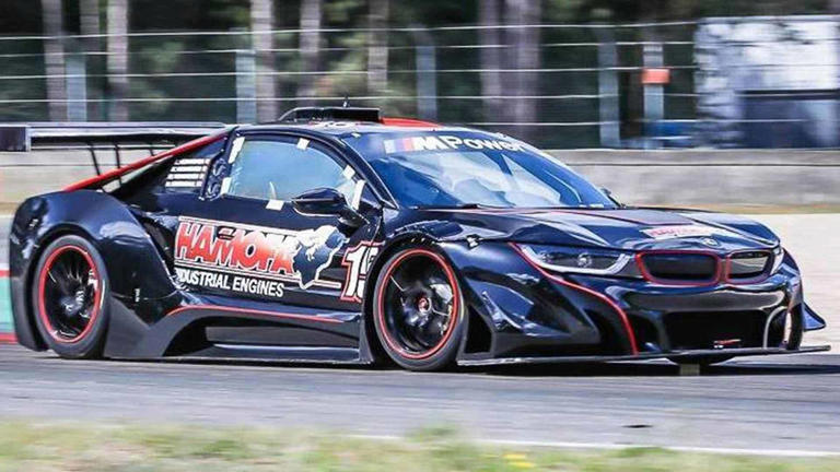 BMW i8 Hybrid Race Car For 540-HP V8