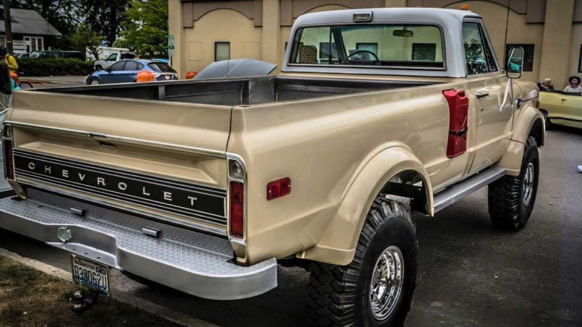 Rtech Fabrications Restores Retro Chevy Trucks 'Murica