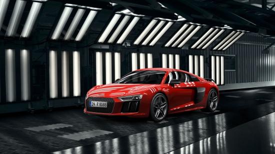 Audi R8 Plus V10 Plus Blasts To 60 MPH On The Way To 207 MPH