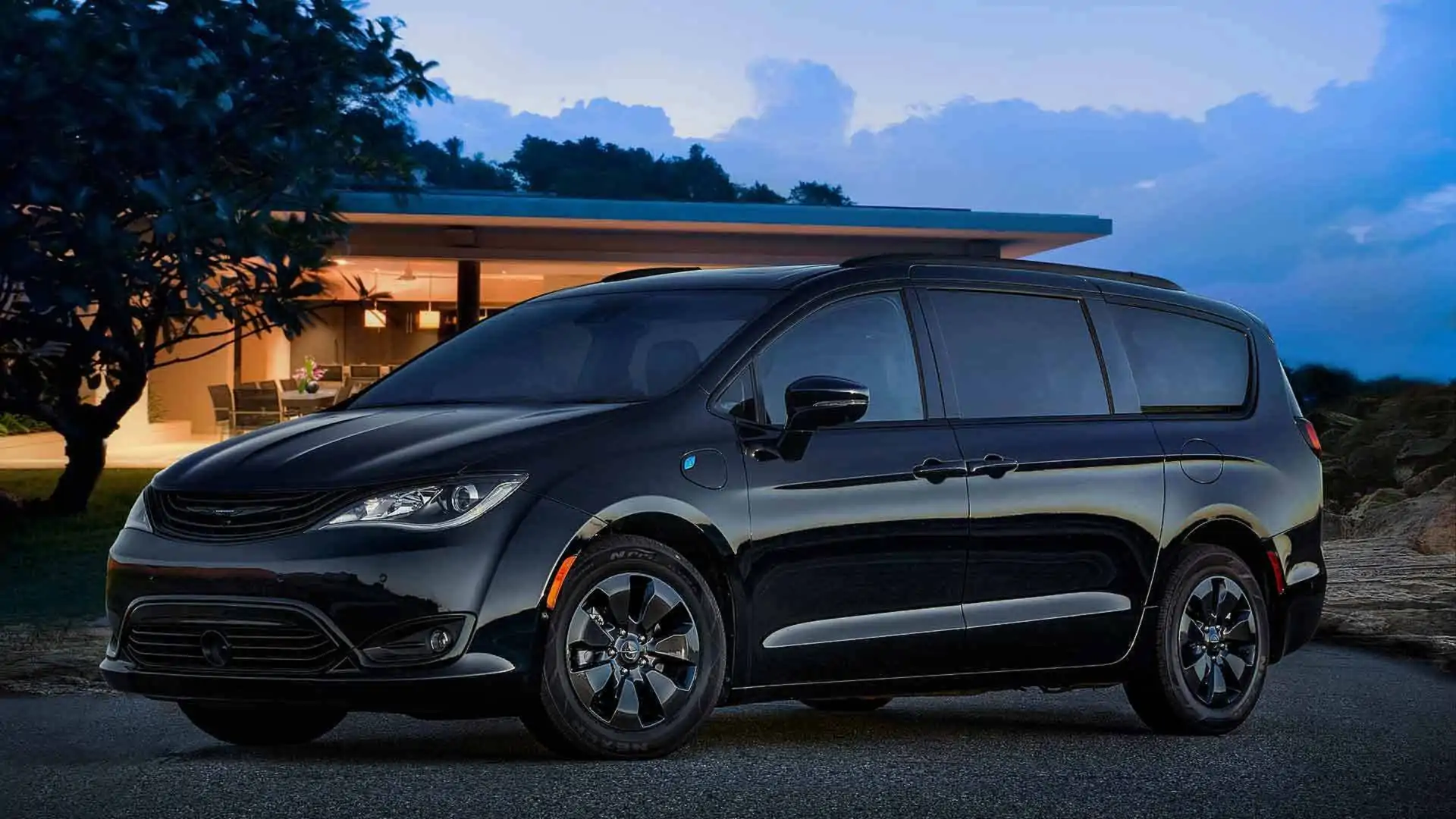 Chrysler Pacifica-Based Crossover could be in place by late 2019