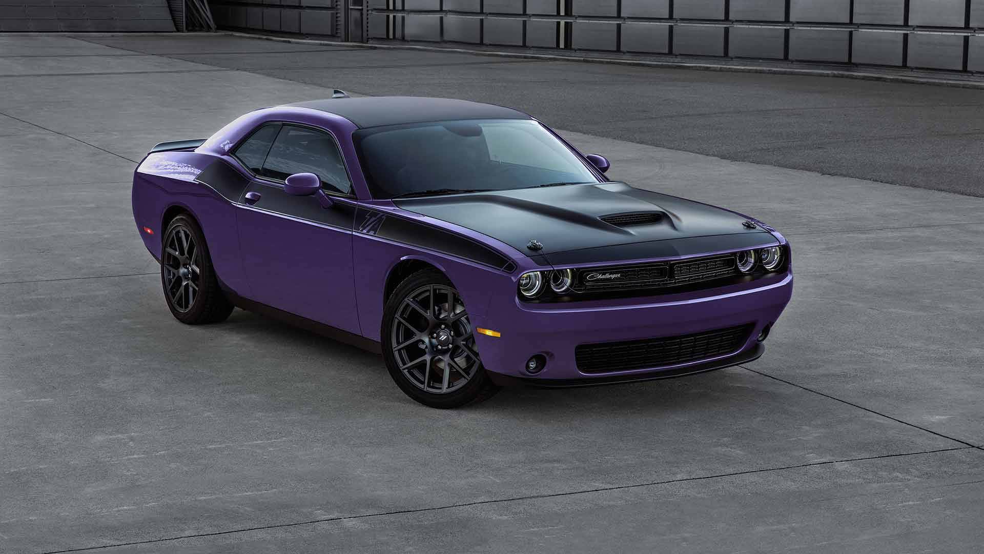 Dodge makes the Challenger look more retro with its new Shakedown Package