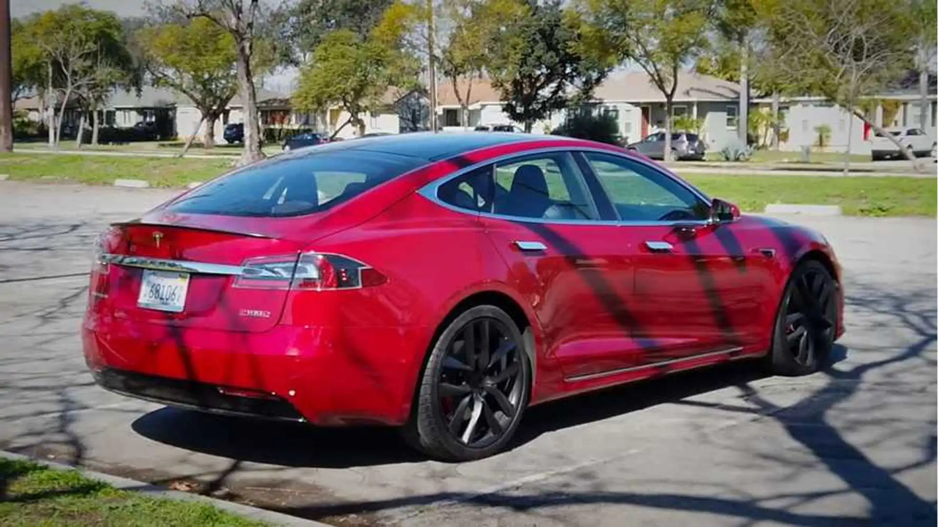 Driving a Tesla Model S is dangerous and could lead to addiction