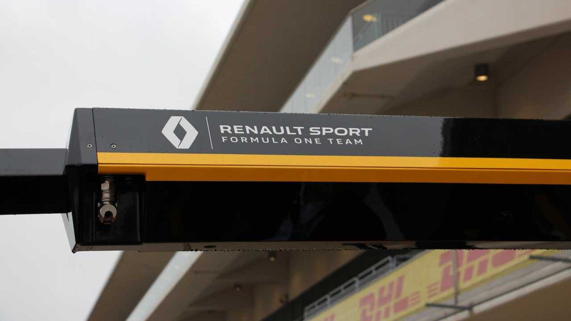 Here's how the F1 Partnership between Infiniti and Renault Works