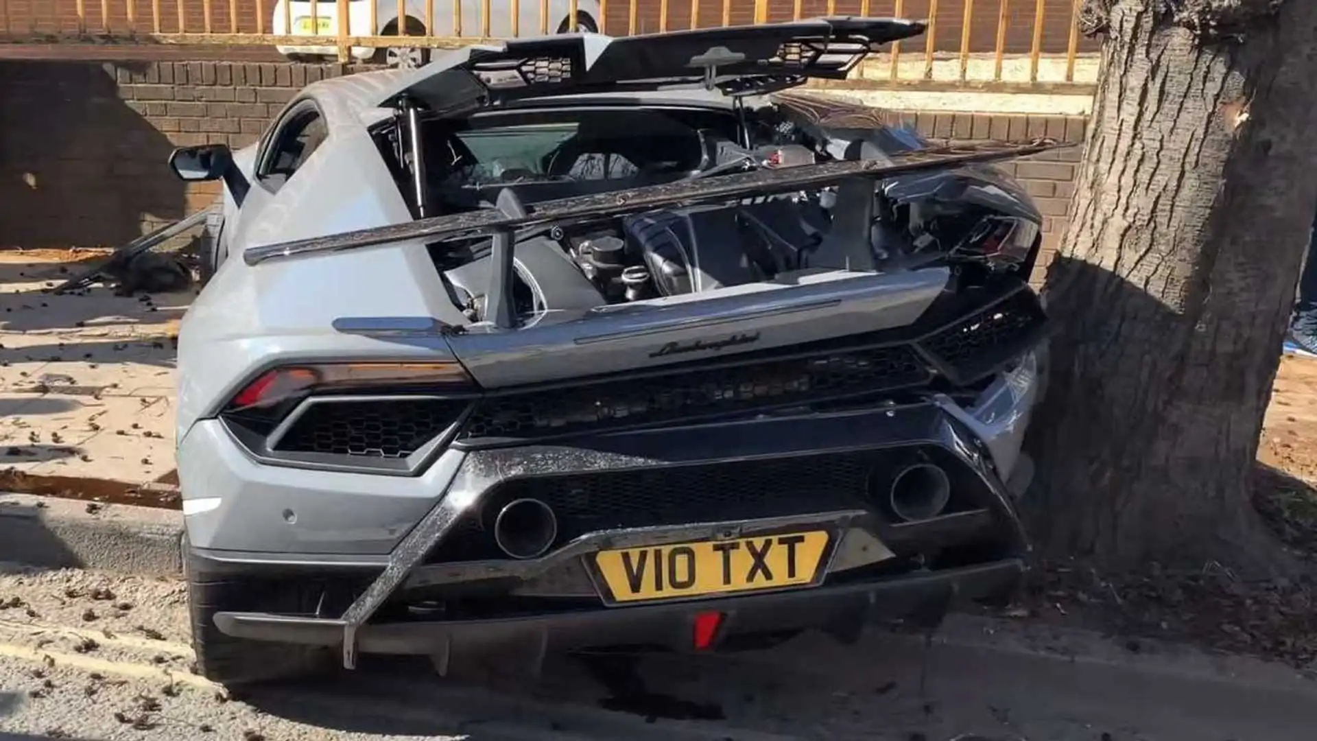 Huracan Performante Wrecked At Supercar Meet [UPDATE​]