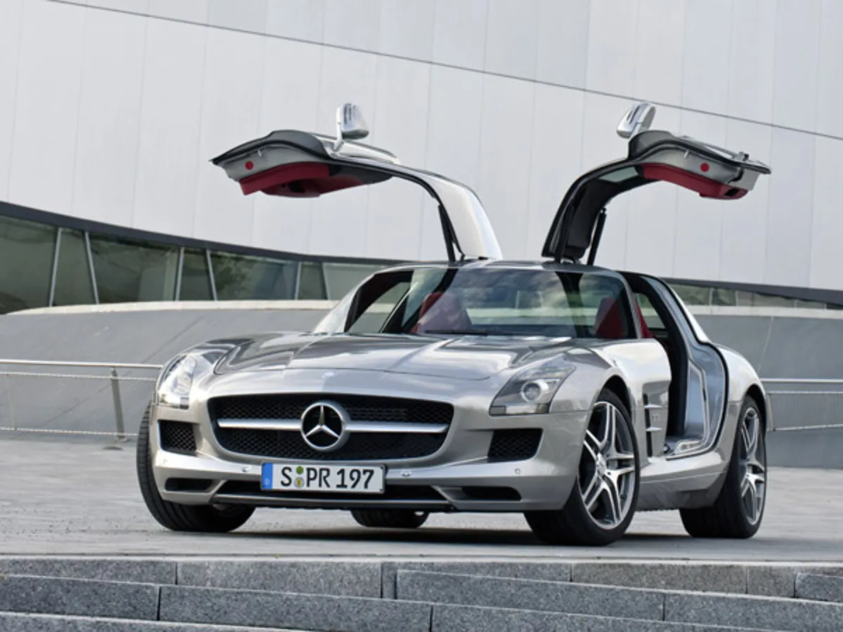 Autobild has more Mercedes SLS AMG Gullwing photos