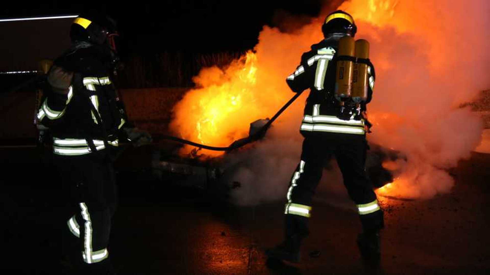 Porsche 911 Burns To Ash After Fiery Crash On German Highway