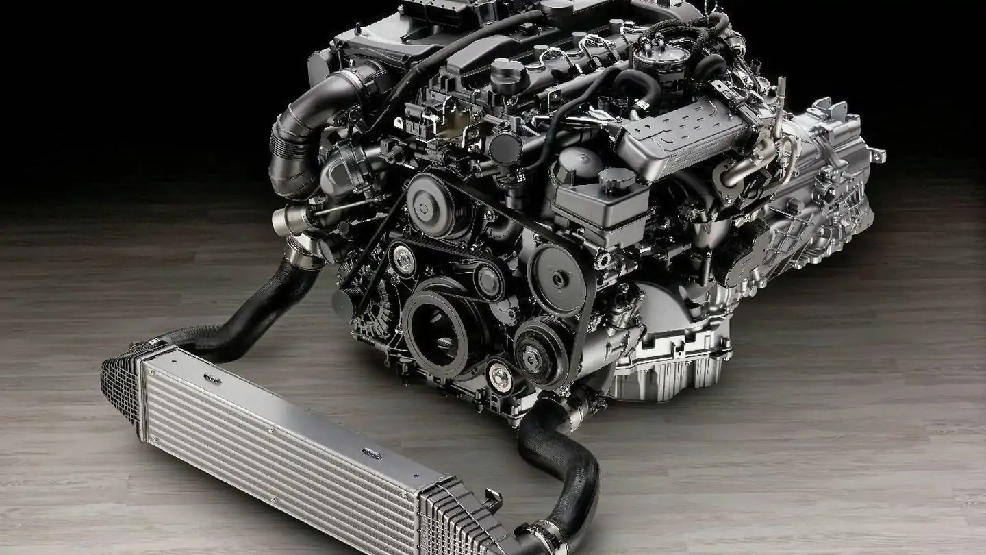 New Mercedes 4-Cylinder Diesel Engine