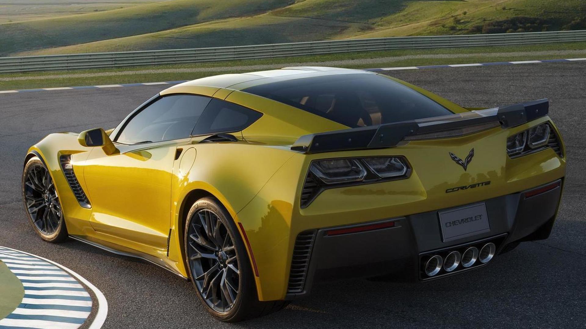 Challenger Hellcat Vs Chevy Corvette Z06 Is Drag Racing At Its Finest