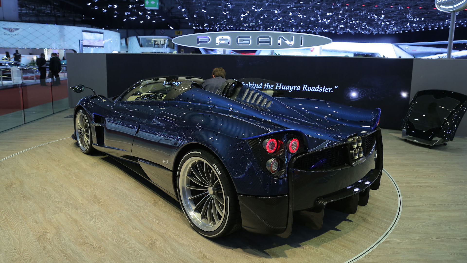 2018-pagani-huayra-roadster