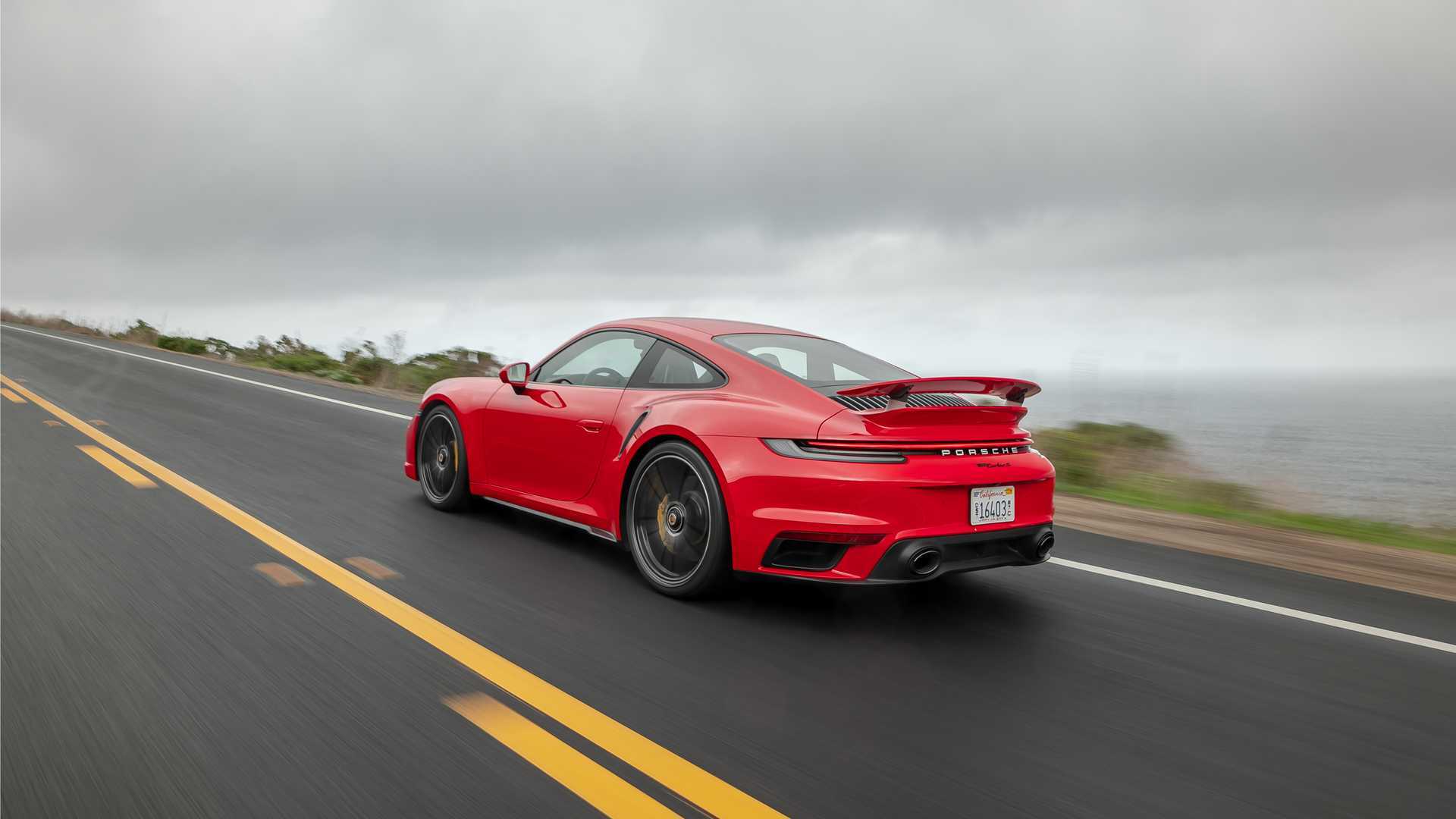 Porsche 911 Turbo S Races Tesla Model X Plaid Packed With Six People