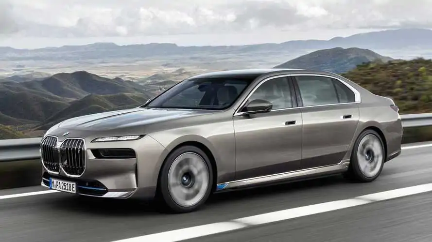 2023 BMW 7 Series And i7 EV Revealed