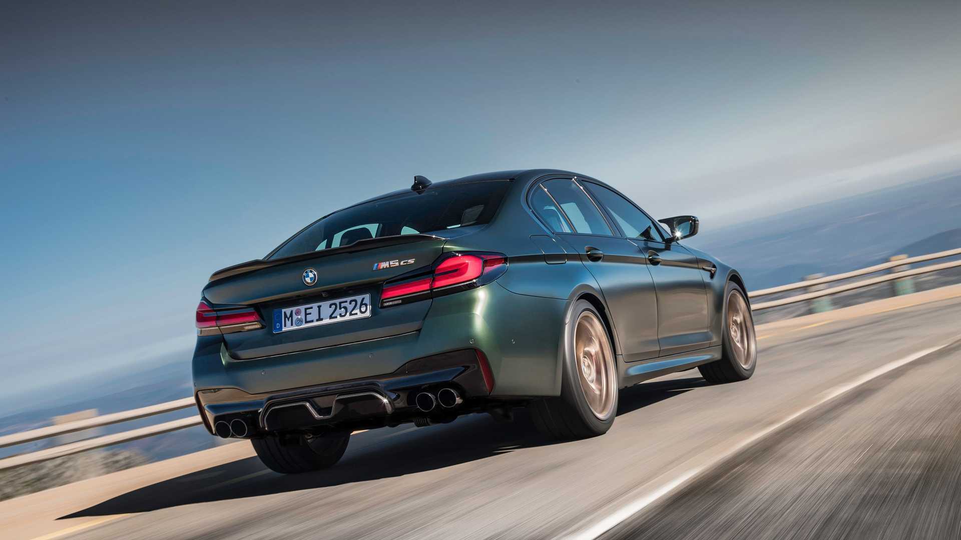 BMW M5 CS Fights Decade-Old Porsche Turbo S In Close Drag Race