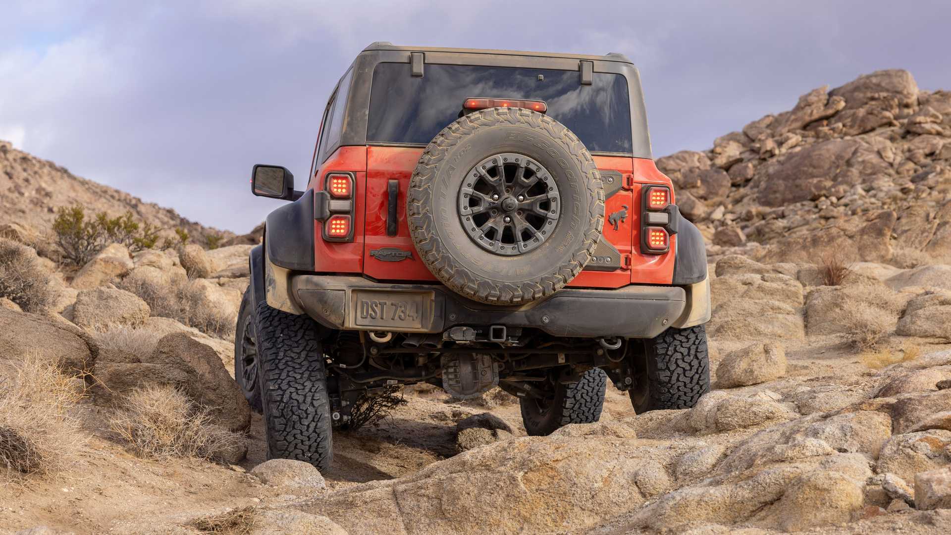 Ford Bronco Badlands Jump 43 Feet Without Breaking A Sweat