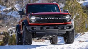 2022-ford-bronco-wildtrak-hoss-3.0-package-front-snow