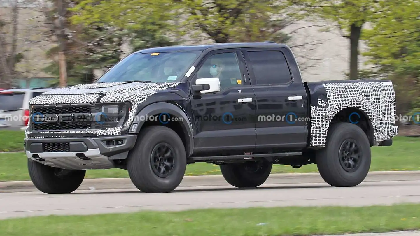 Ford F-150 Raptor Raptor R with 5.2-Liter,