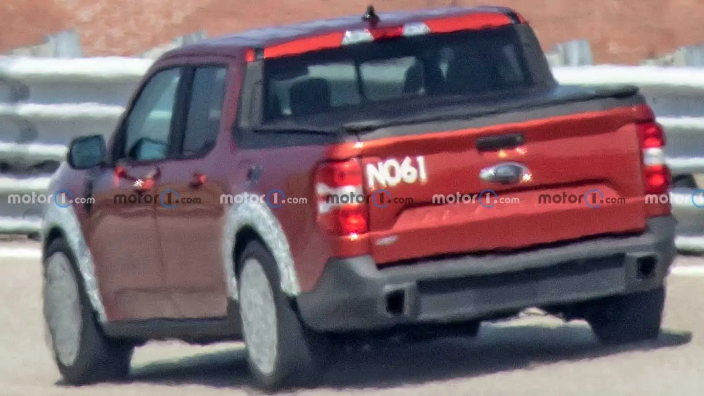 Ford Maverick ST Spied with Dual Exhausts, Flared Front Fenders