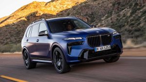 2023 BMW X7 Gets a New Face and iDrive 8 Technology