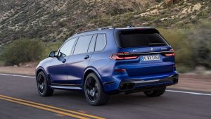 2023 BMW X7 Gets a New Face and iDrive 8 Technology