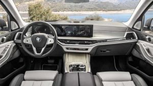 2023 BMW X7 Gets a New Face and iDrive 8 Technology