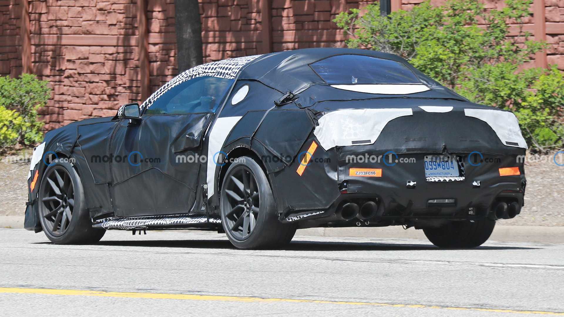 2024-ford-mustang-mach-1-side-view-spy-photo