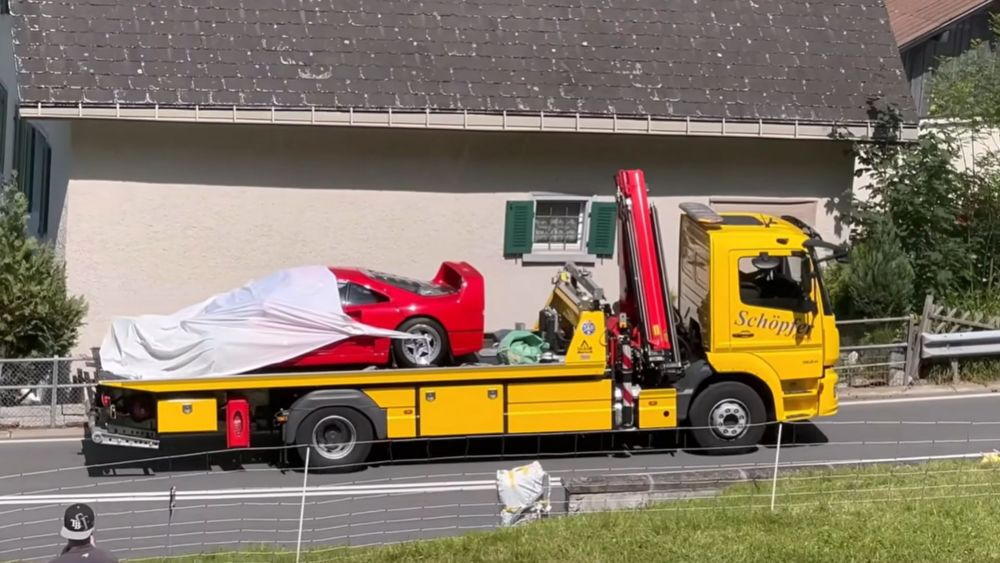 Watch the aftermath of a Ferrari F40 crash in Switzerland