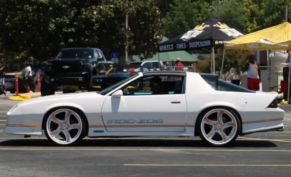 Old Chevrolet Camaro With C8 Corvette Interior Is An Odd Combo