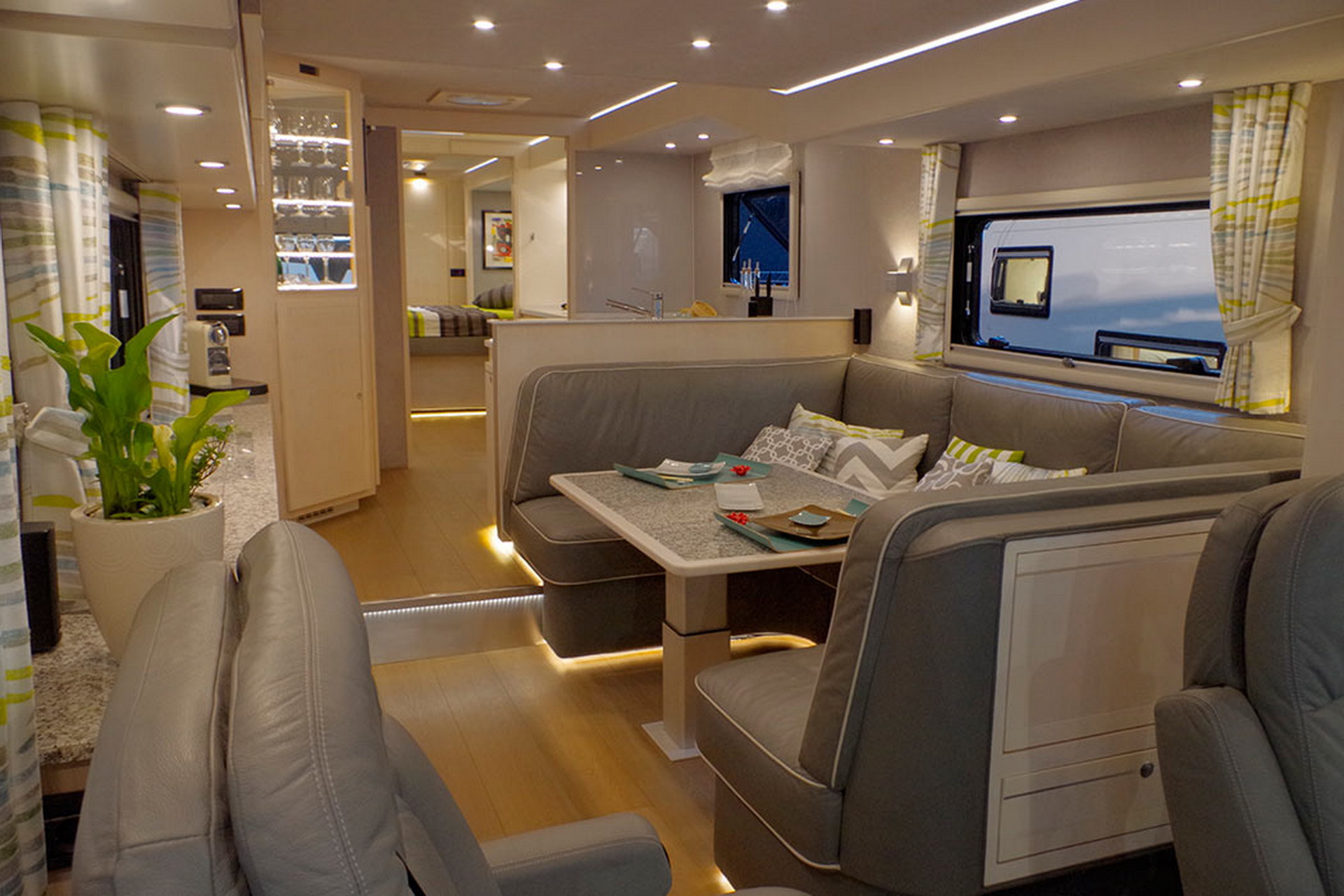 PS1million Motorhome with Storage Space for Your Own Sportscar