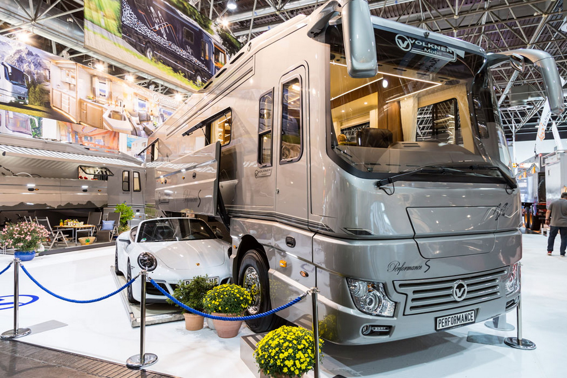 PS1million Motorhome with Storage Space for Your Own Sportscar