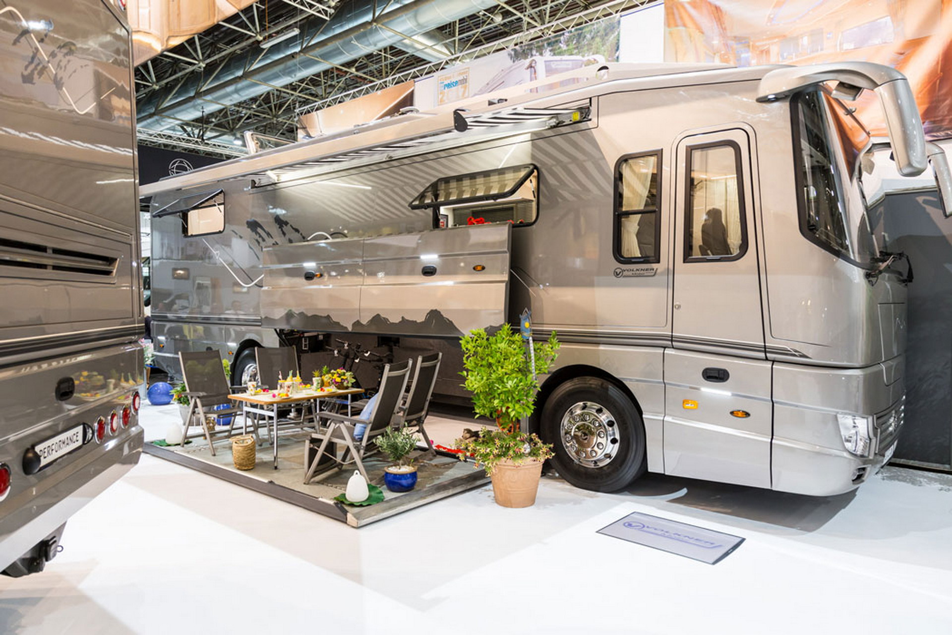 PS1million Motorhome with Storage Space for Your Own Sportscar