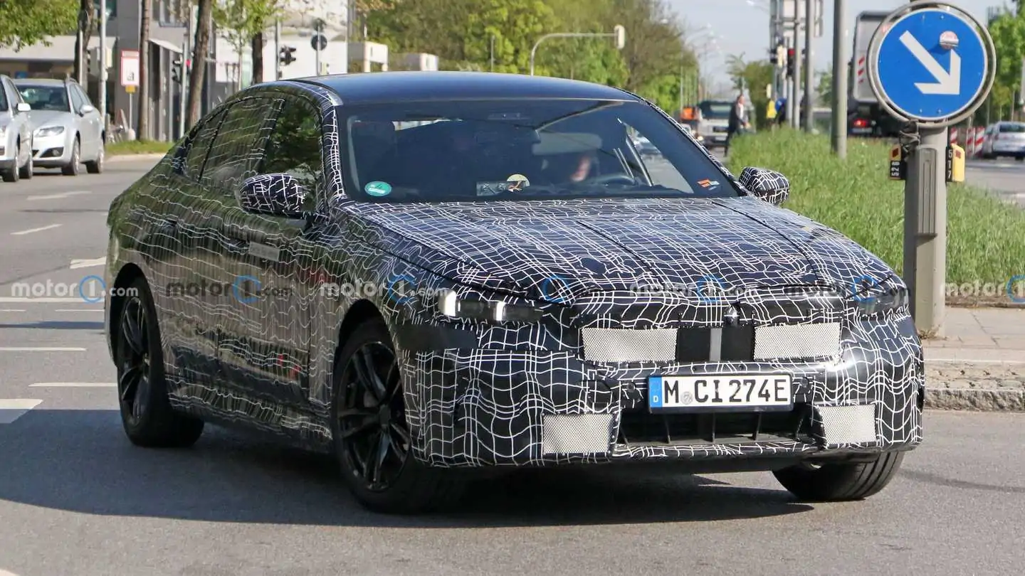 New BMW i5 Spy Photos 