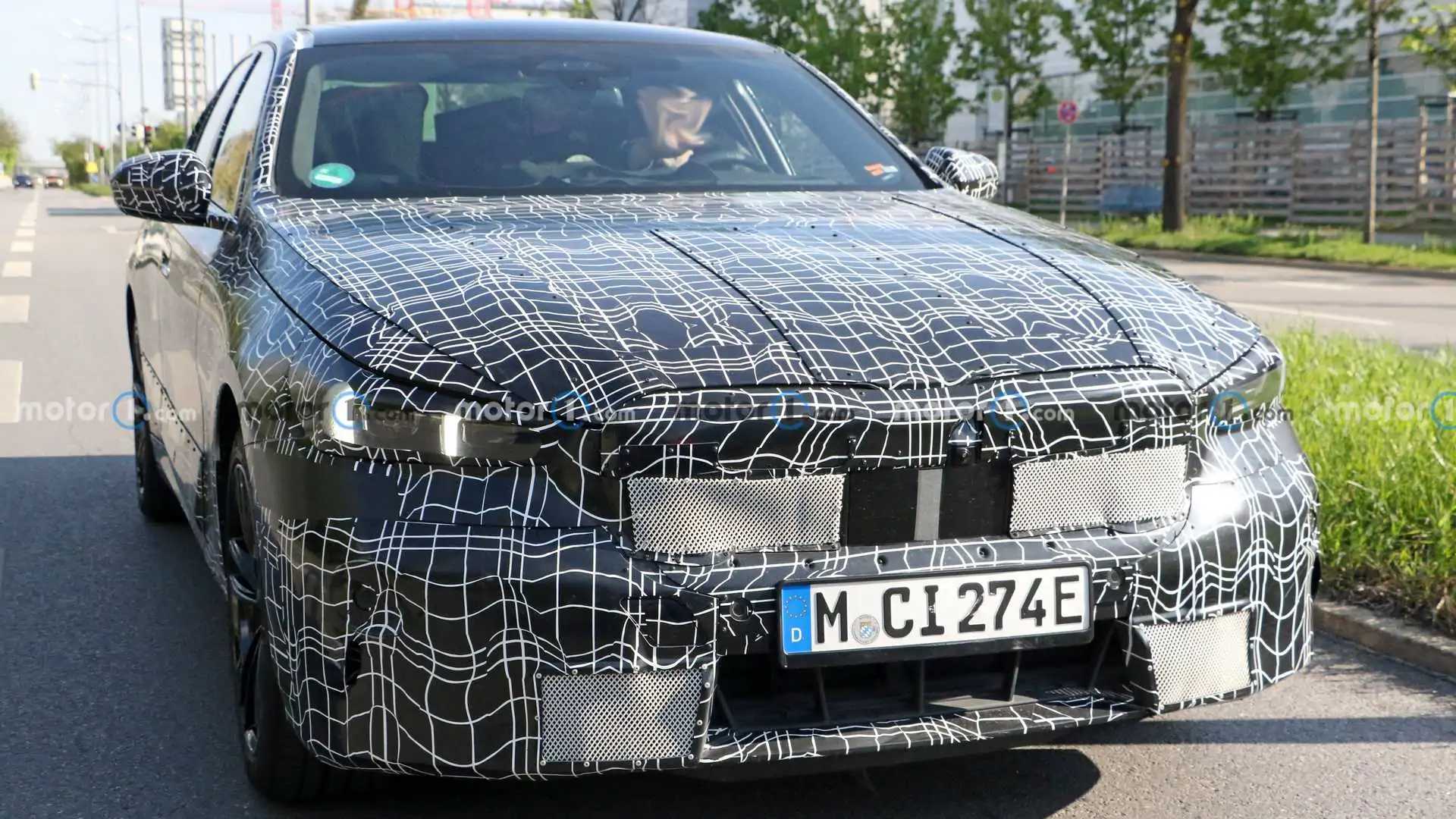 New BMW i5 Spy Photos 