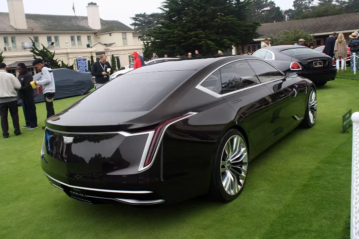 Cadillac Escala concept previews a glamorous range-topper