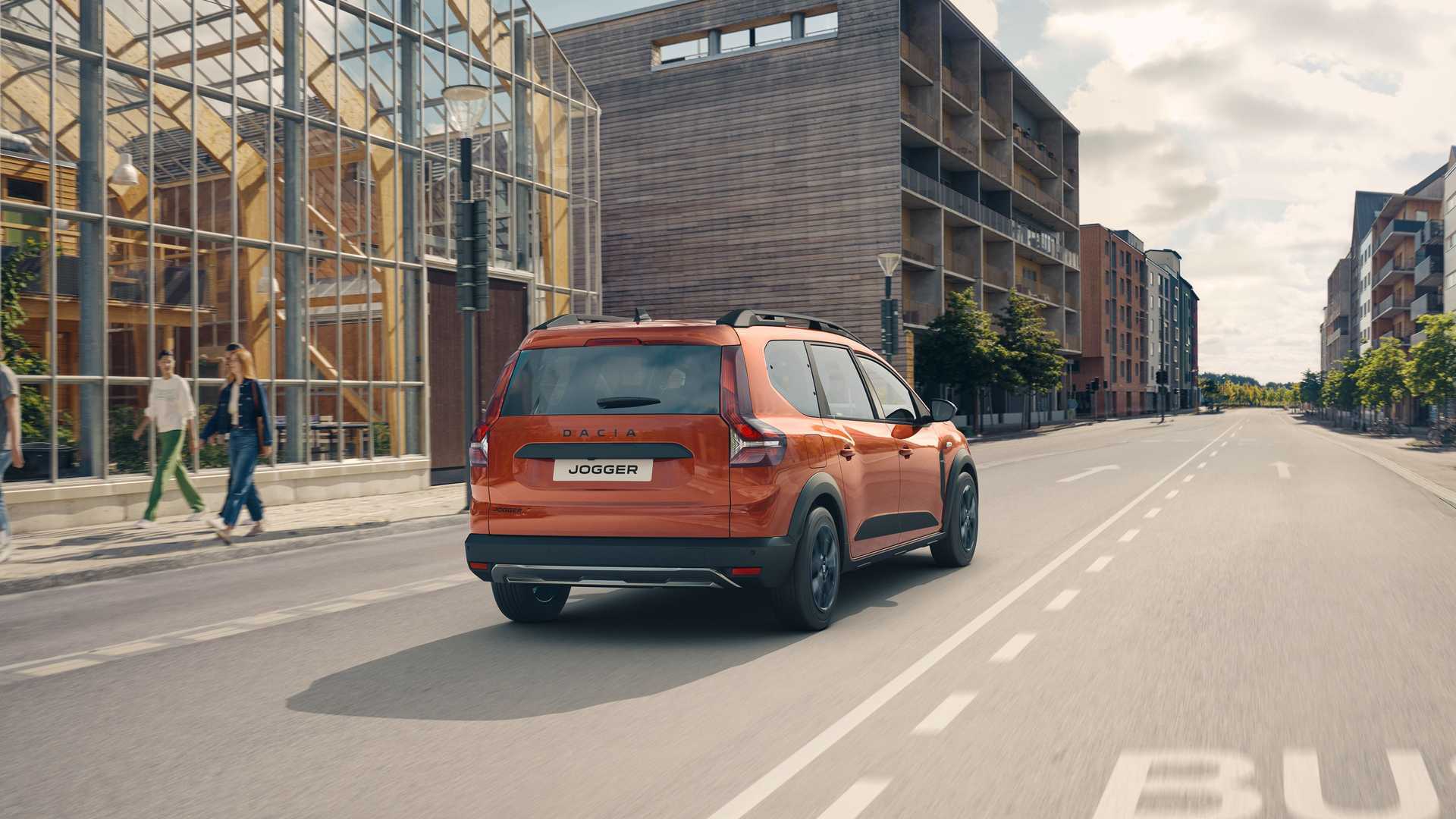 Dacia Jogger Performs as Expected for a Budget Car in The Moose Test