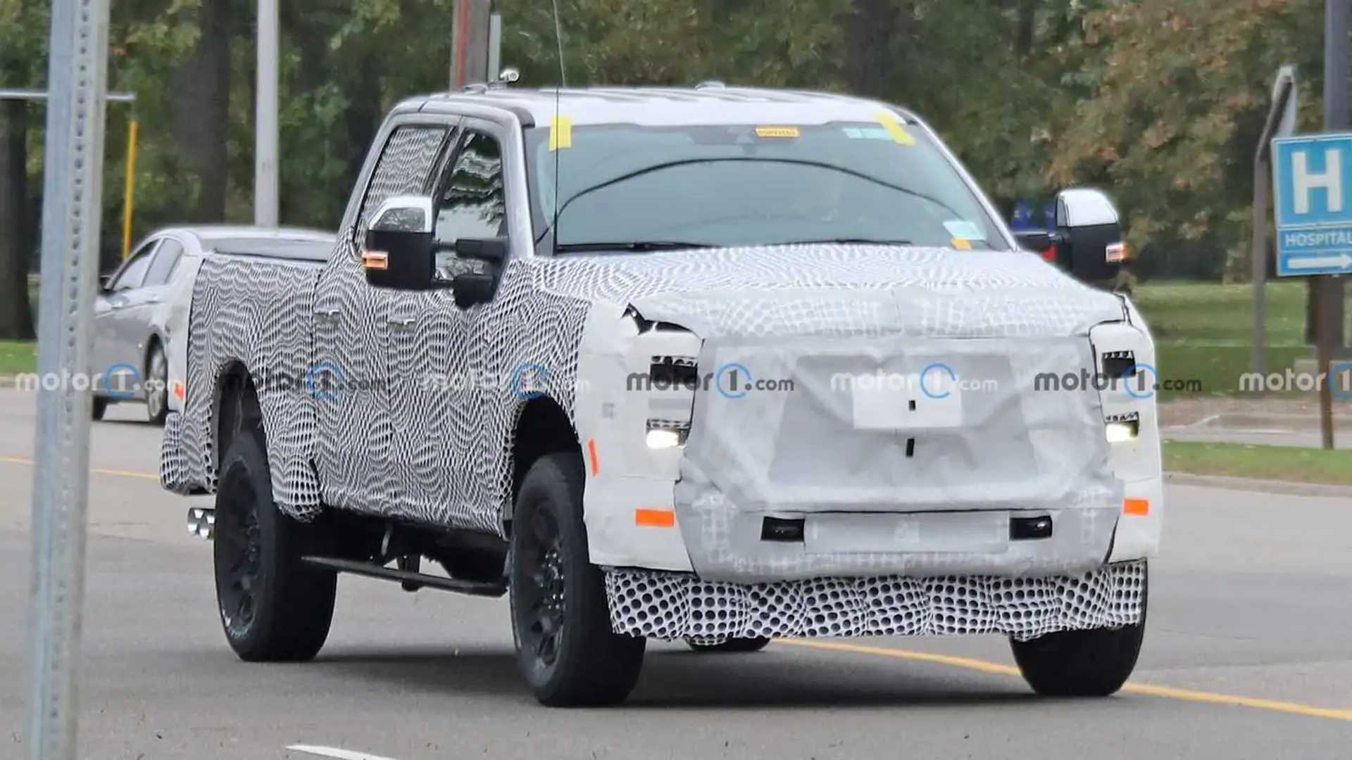 Ford Super Duty Gets Camo and Shows a New Grille In Spy video