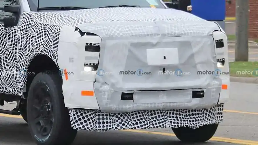 Ford Super Duty Gets Camo and Shows a New Grille In Spy video