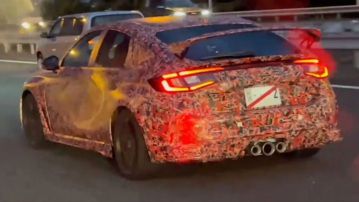 2023 Honda Civic Type R Strolling in the Month Before Its Debut