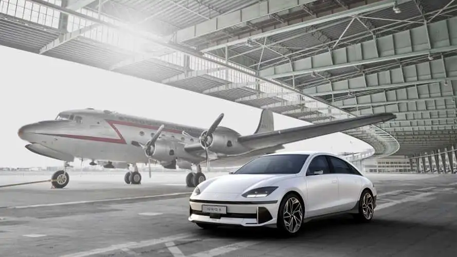 hyundai-ioniq-6-design-debut-with-plane