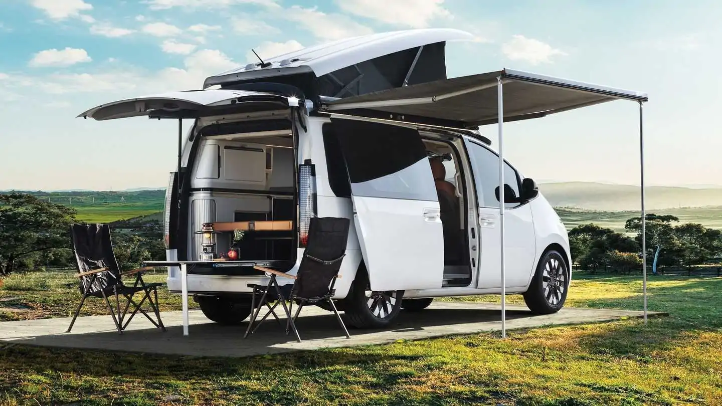 Hyundai Staria Lounge Camper Gets a Pop-Up Tent and Air Mattress