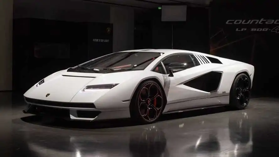 New Lamborghini Countach Caught On The Street Makes Glorious V12 Noise