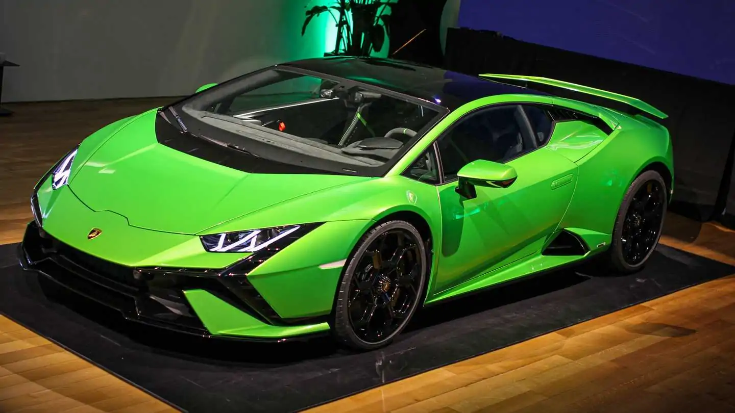 Lamborghini Huracan Tecnica Makes Its New York debut with STO Power