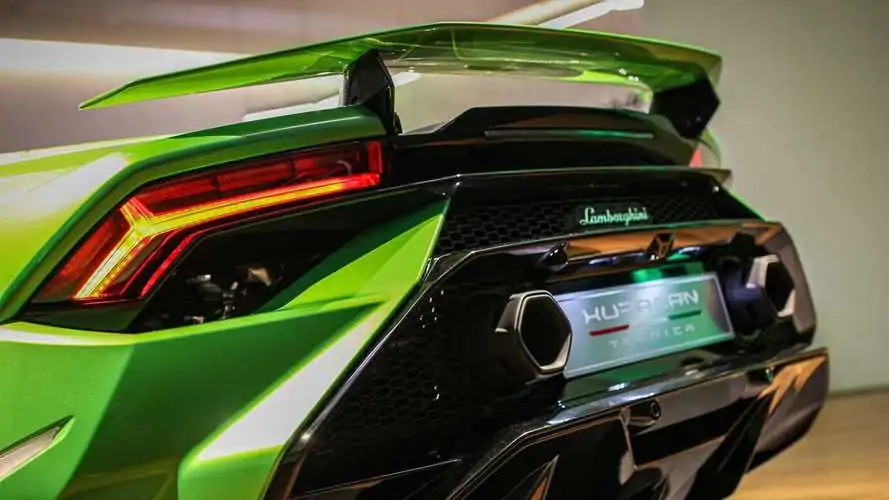 Lamborghini Huracan Tecnica Debuts In New York With STO Power