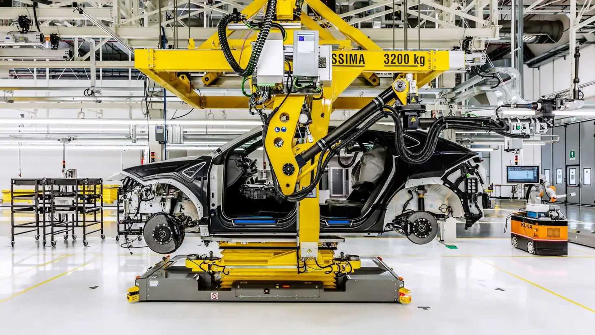 Lamborghini Confirms Electric Urus Is Coming..