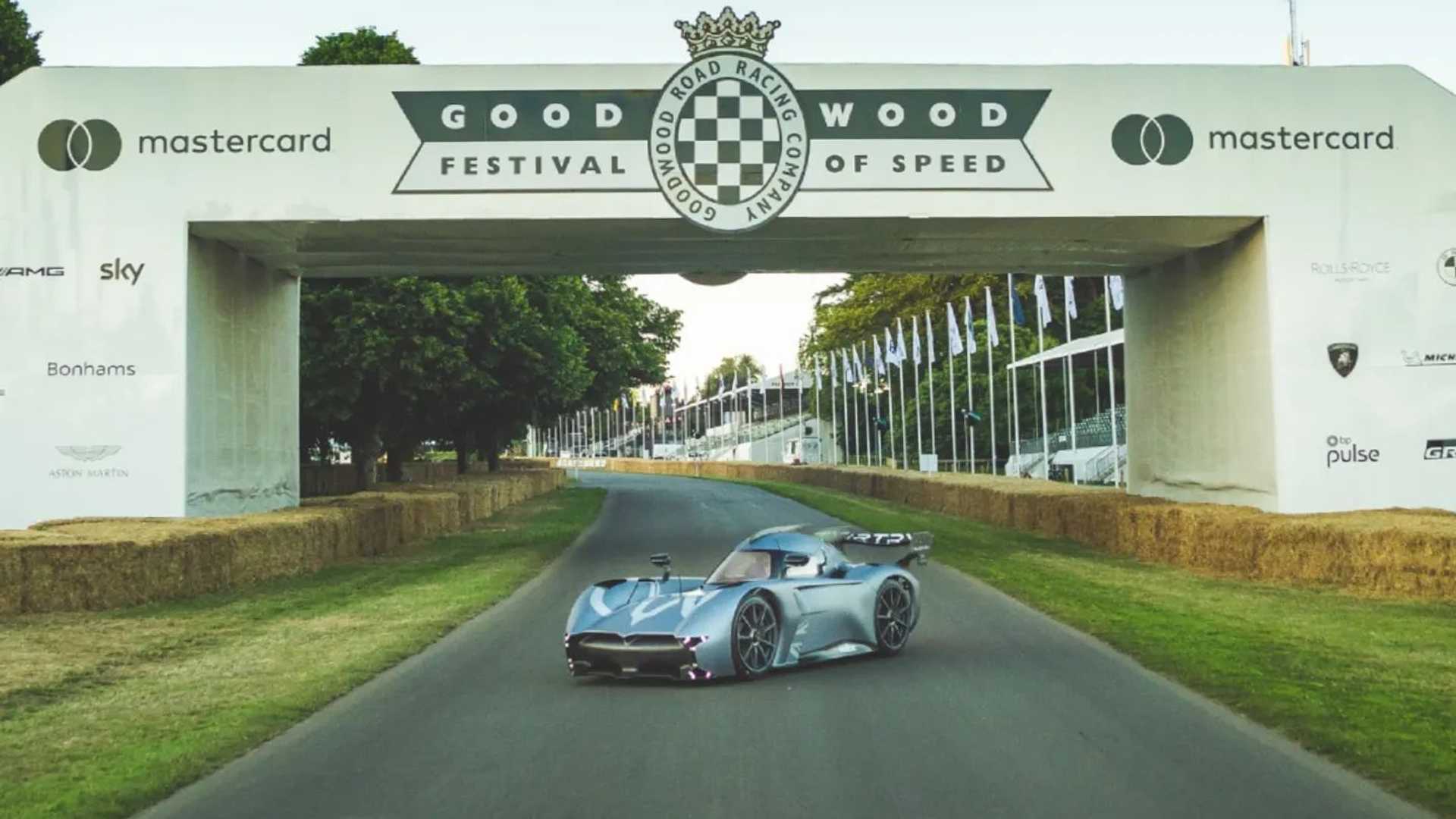 McMurtry Speirling breaks Goodwood Hill Climb Record. Road Car Planned